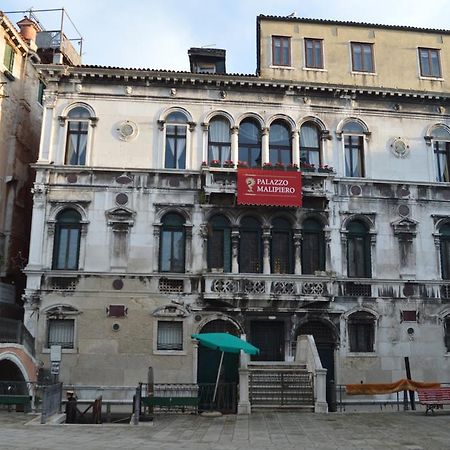 Residenza Ruga Giuffa Castello  ภายนอก รูปภาพ