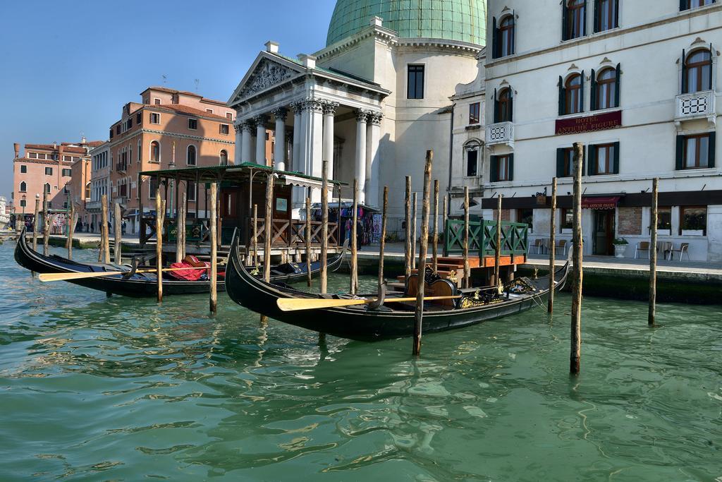 Residenza Ruga Giuffa Castello  ภายนอก รูปภาพ